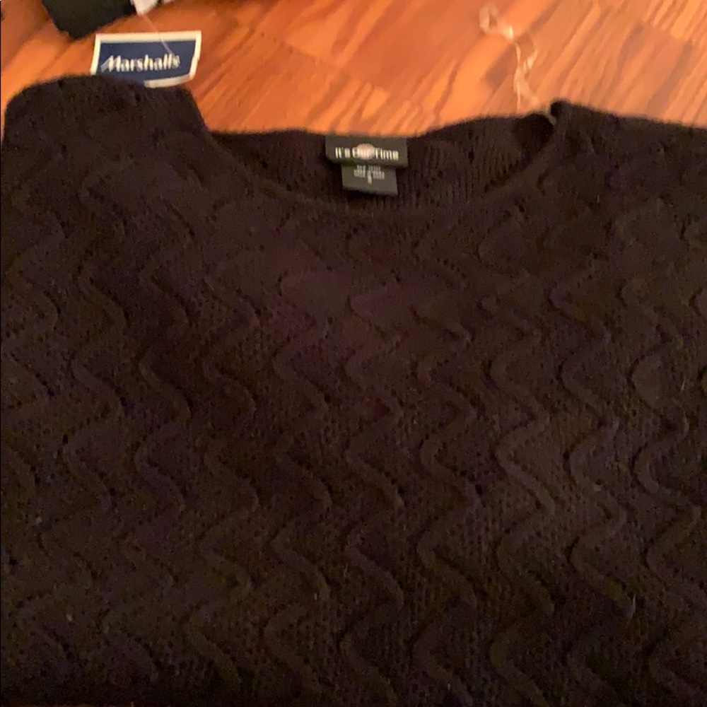 A black sweater perfect with leggings